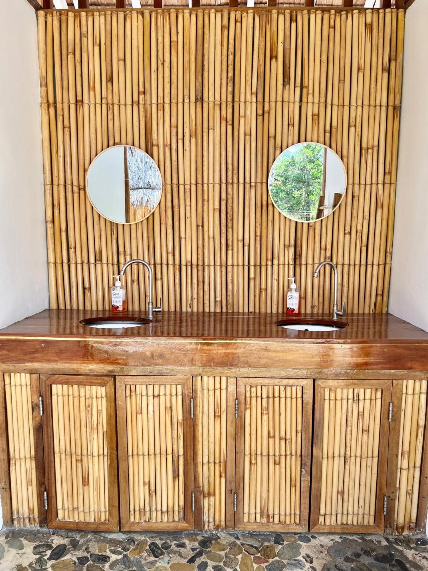 Tagak Nest Eco And *